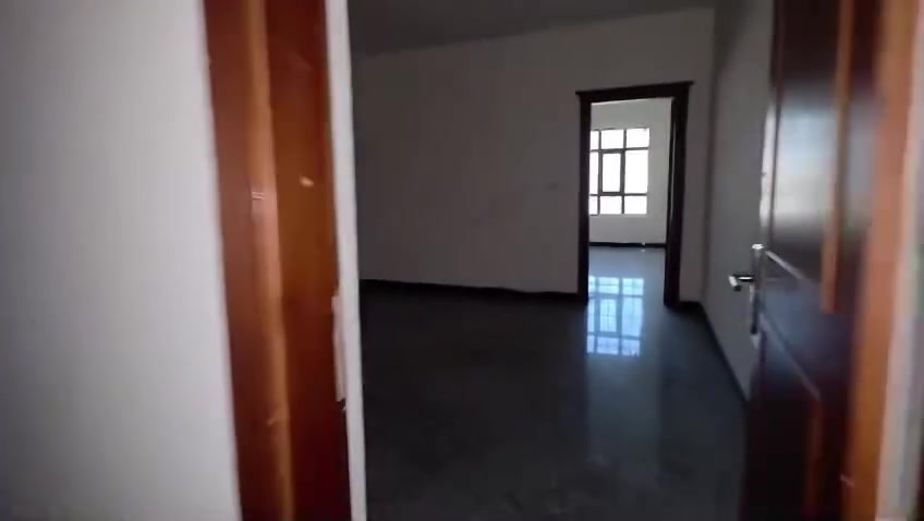 🏡 للإيجار | شقة مميزة – طابق أول الموقع حي العلام

✨ إذا تبحث عن الراحة، المساحة، والموقع الممتاز… فهذه الشقة خيارك الأمثل.

🔹 3 غرف نوم واسعة
🔹 صالة كبيرة ومريحة
🔹 مطبخ عملي
🔹 صحيات
🔹 نظام دكتات (تبريد وتدفئة)
🔹 واجهتان شرقية وغربية توفران إضاءة طبيعية وتهوية ممتازة
🔹 موقع راقٍ وقريب من جميع الخدمات

⭐ شقة نظيفة وجاهزة للسكن، فرصة مميزة لا تتكرر.

💰 الإيجار: 700 ألف دينار عراقي شهرياً

📞 للاستفسار والمعاينة:
أبو هذال
***********

