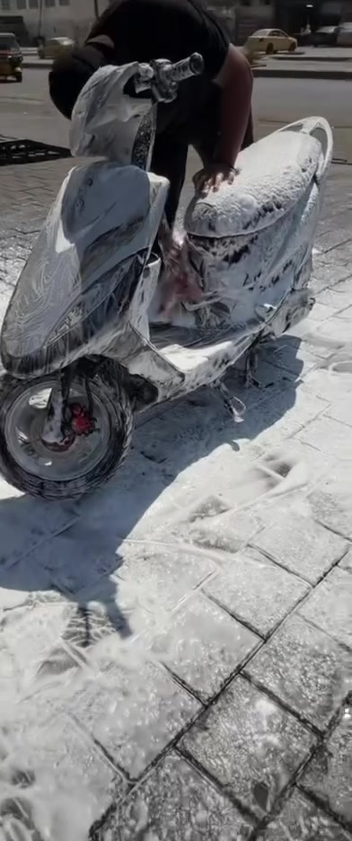 سلام عليكم دراجة ماكس عدلة بلادية ما مفتوحة كفرات رقم واحد سلف وبندر شغال كهربائيات شغالة عنوان وبغداد مدينة الصدر شراي يراسلني على هذا الرقم ***********￼
