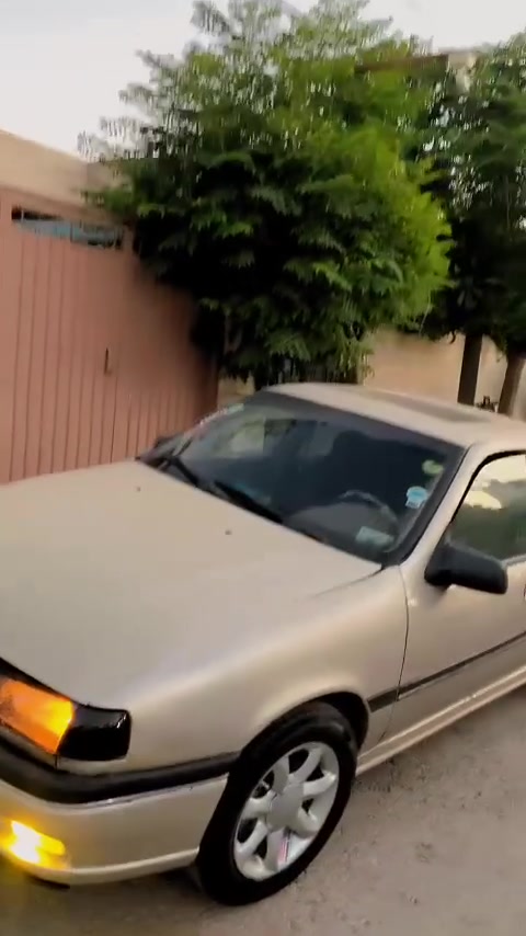 سەرەتا بەناوی خوای گەورە ئۆپڵ ڤیکترا مۆدێل ١٩٩٣ کامل کردومە بە ٩٥ مەکینە ٢٠ بەشەرتی دوکەڵو بەخار سەیارەکە سلایتە چوار تایەو ویلی لۆکم بۆ بەستوە 
هەمو گیانی بەشەرت دینار مەسرەفی نیە کارەبای بەشەرت تەقەو رەقەو موسو براوەو  دەعم بە شەرت شوێن پیرەمەگرون نرخ١٥$
***********
***********
