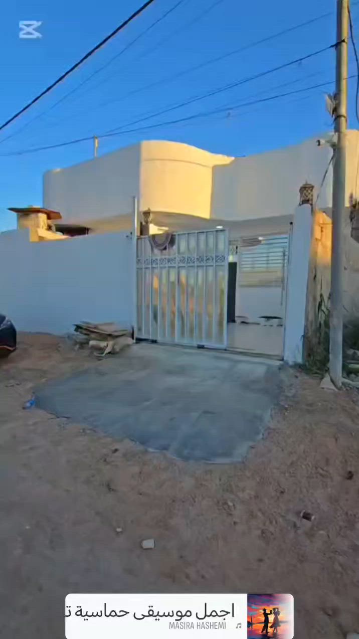 السعره((100)) مليون مع🌴🌴 المجال 
السلام عليكم متابعين عندنا🌴🌴 بيت للبيع مساحه البيت 200 مع الاثاث  متر طابو زراعي سند 25 تحويل🌴🌴 اقرار موقعه كربلاء طريق طويريج منطقه القطع🌴🌴 على طريق الزوار يبعد عن طريق الزوار 150 متر كافه🌺🌺 الخدمات مع خط مولد ذهبي عن التبليط 50🌺🌺 متر يحتوي على غرفتي النوم مع استقبال مع صاله🌺🌺 باقي التفاصيل على ارقامنا الموجوده***********🌴🌴
