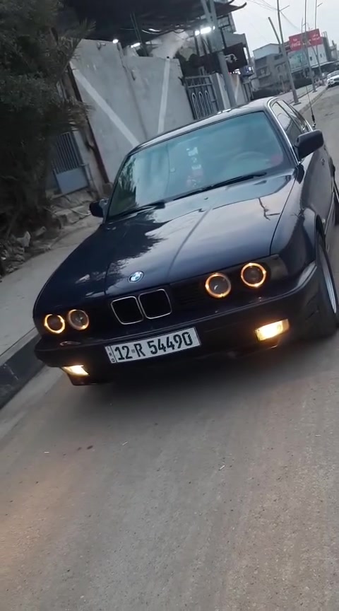 مكلف بالنشر 
سيارة BMW حجم 520 ما بيها ضرر ما تصرف عليها دينار كاملة مكملة و حقيقتها احلى من الصور جواها ويل كب مال صقر طخم تاير جديد محرك وكير شرط محرك كبس كابون بنزين بيها مكانها الموصل حي القاهرة السعر 60 ورقة بيها مجال قليل رقم صاحبها***********
