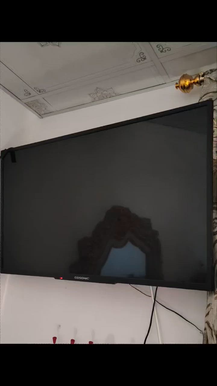 شاشه للبيع حجم 42 بيها خلل تشتغل وتطفي مثل ما موضح بل فيديو قيم بما يرضى الله مكاني بنجه علي 
***********
