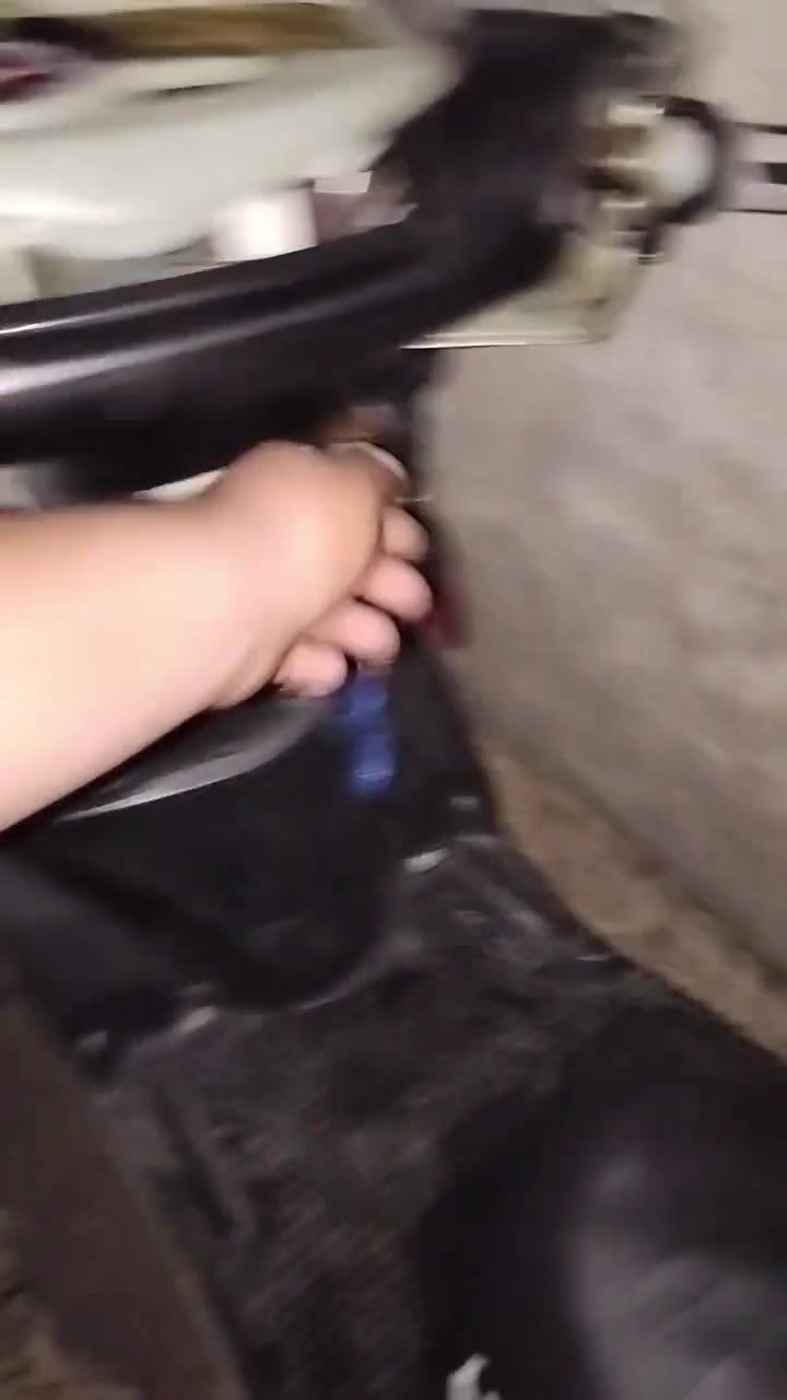 دراجه سكنس صيني الدراجه خير من الله ما عده اتلث ملا حضات لل تواصل 200 وبيها مجال للطيبين وتدلل علينه 
للتواصل ***********

