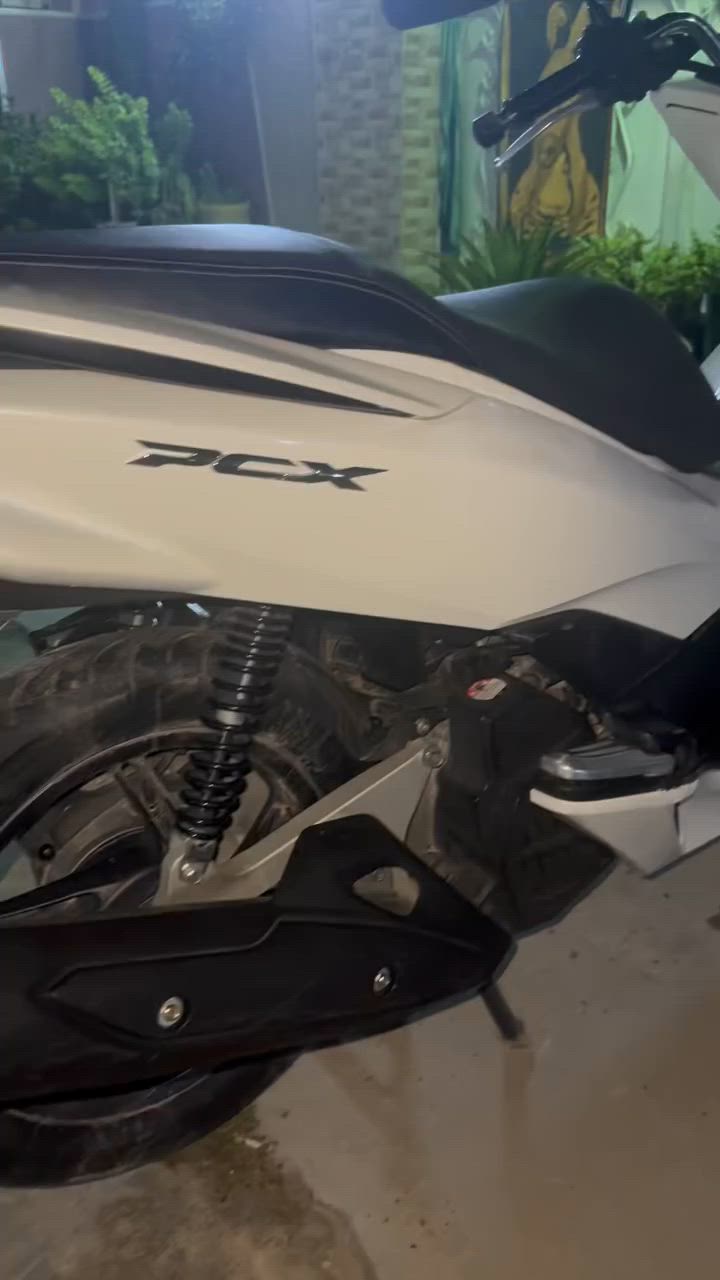لبيع  بي سي إكس جيل ثاني ياباني
السعر 16 بيها مجال  نضيفه وخير من الله دراجه كفاله عامه 

موضح بفيديو نضافه كفرات مالتها وموضح تكحيلات 
*********** الشعب
