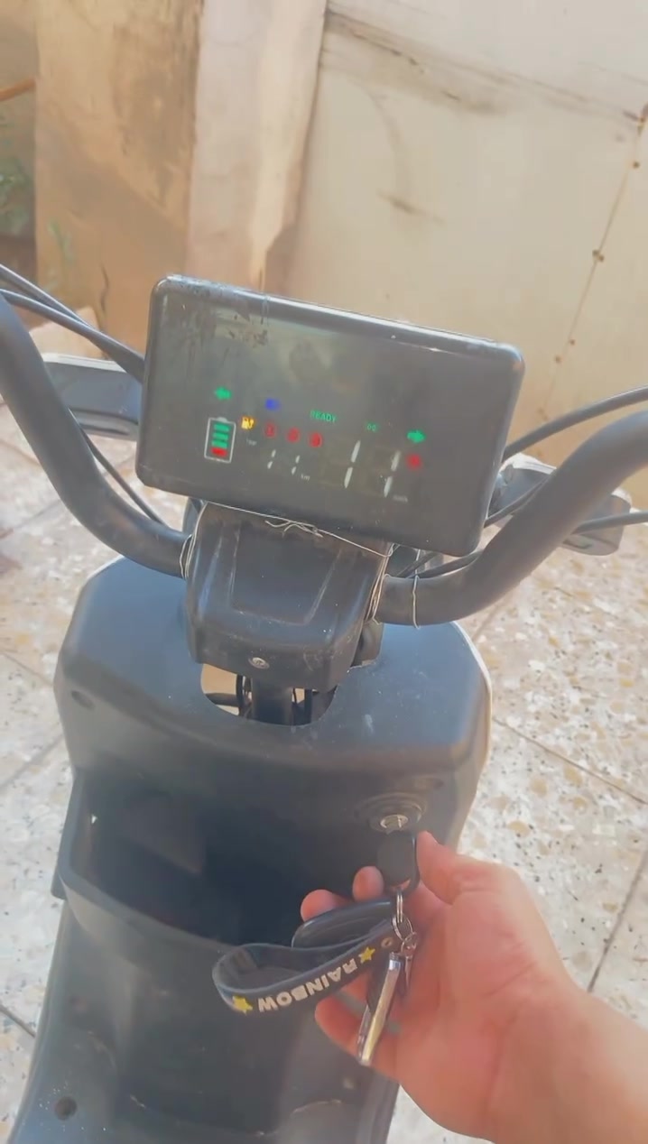 حبايب دراجه شحن نضيفه مال بيت نقص باترين فقط والباقي كله شغال ذني غراضها سله وكفر خلفي ماشادهن مكاني بغداد الدوره السعر قيم واخذ هذا رقمي***********
