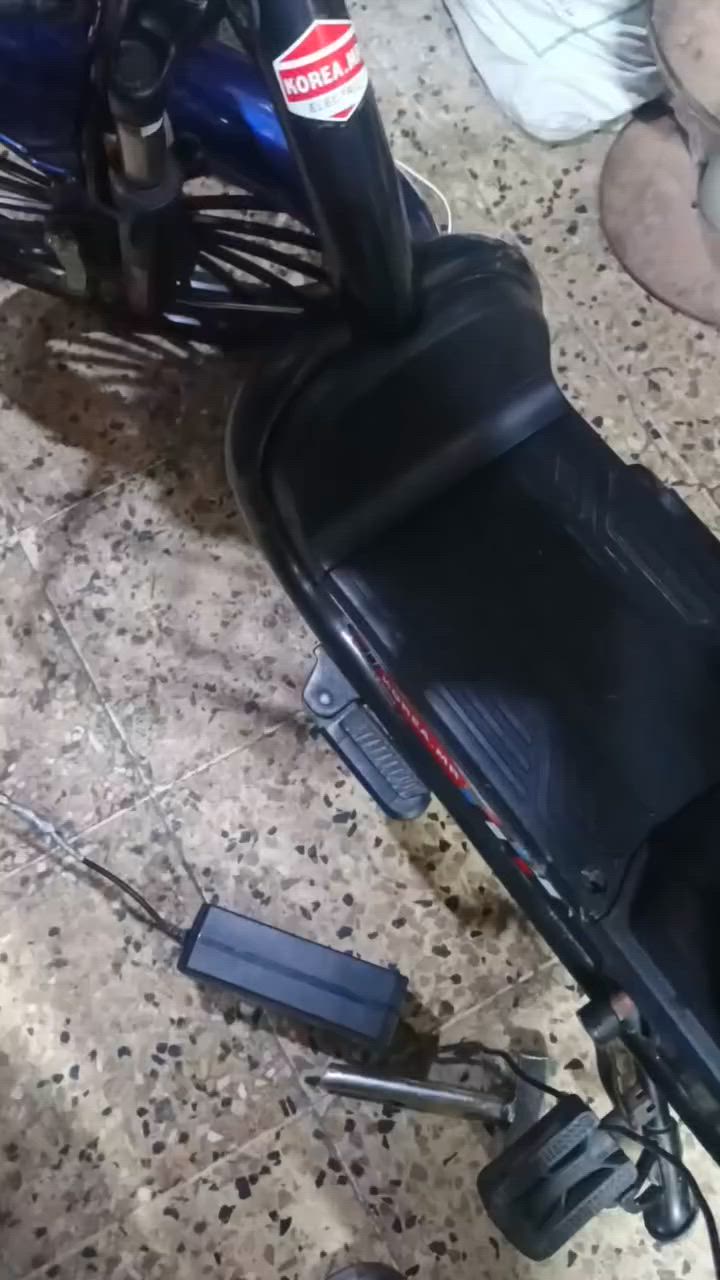 سلام عليكم ماطور شحن للبيع جديد جديد فقط بطاريات يحتاج شغال درجه اولى للاتصال على رقم ***********
