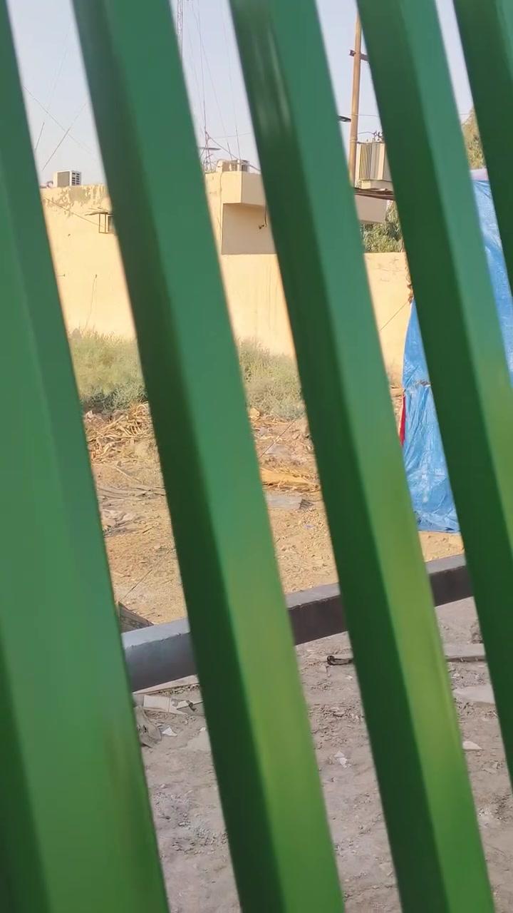 الحمد لله تم عمل باب حديد ثقيل مكاني حي اور ***********
