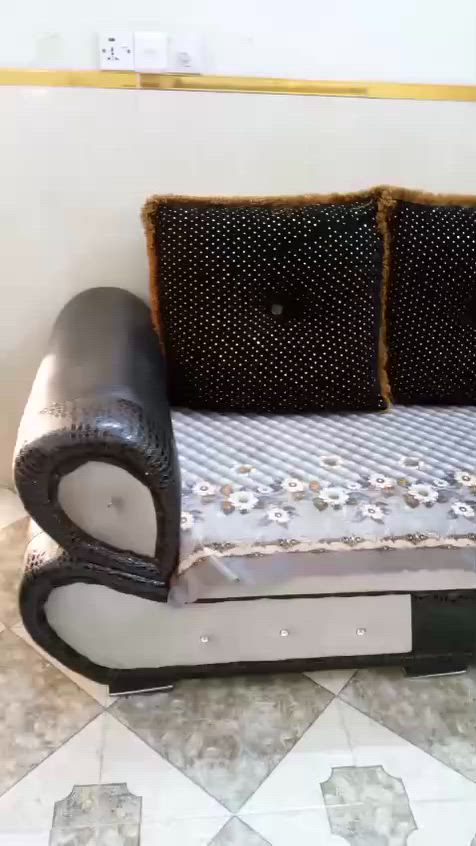 تخم قنفات كلش نضيف معه طباخ للستفسار ***********
