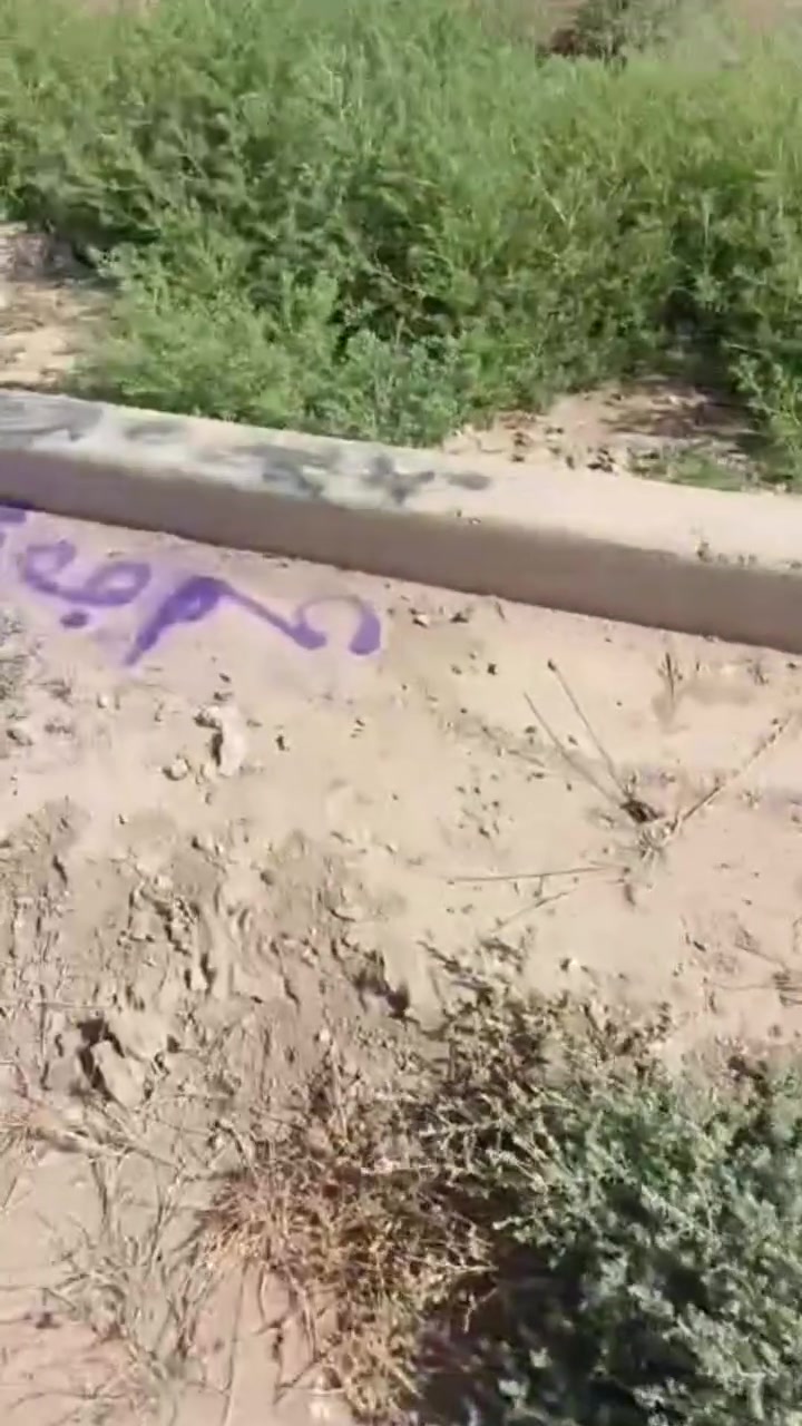 سلام عليكم ععندي 2قطع سند 25 للبيع المكان بوب الشام منطقة الكاوريه كهرباء بيها مي بيها قريبت كلش على الشارع العام المساحه 100م اريدها ب 2, ونص ملاين وععندي وحده 200م مسيجه اريدها 6 ونص ملاين شراي اني بخدمته راقم الهاتف واتساب فقط مفتوح ***********
