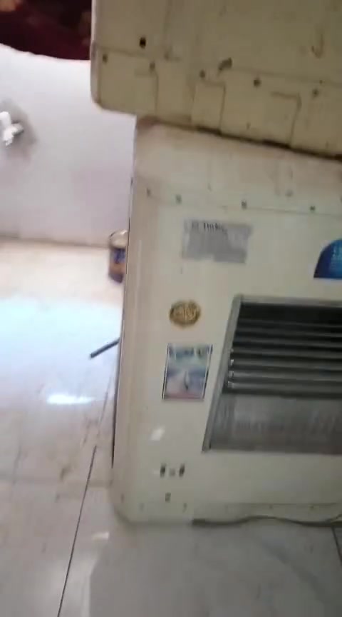 السلام عليكم يوجد مبردات للبيع عدد 3  نظيفات كلش استخدام مره واحده
يفيدن. اصحاب المواكب 
النجف الاشرف حي رحمه شارع عشرين قرب الاقواس 
*********** وات ساب أو تصال 
واذا اكو مبردات حجز اكبر الي عنده يراوس بيهن
