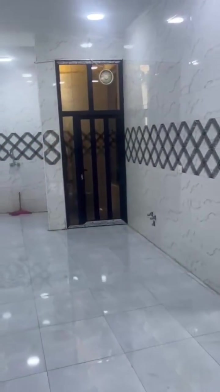سلام عليكم عندي شقق الليجار زيرو جديد الطلاب قرب كليه كلكامش قرب نون وقلم. ***********
