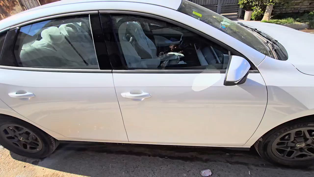 السلام عليكم byd سيل فايف 2025 للبيع ممشى 10 الاف في حالة الزيرو بييهه شخوط بالدعامية الخلفية مقدار ٣ سانتيم تم تكحيلها السعر 19600000  
للتواصل 
***********
