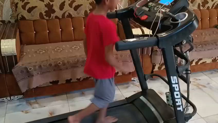 جهاز جري مع هزاز بطن تكسير الشحوم بقدرة تحمليه  186 كيلو ❤‍🩹بسعر175 الف
🔹نوع الماطور نحاس اصلي
🔹يحتوي هزاز بطن لتكسير الشحوم
🔹وشناو بطن للارتجاج والتقليص
🔹ستاند للموبايل او الايباد
🔹بصمة امان مغناطيسية
🔹سرع متعددة من البطيء للسريع 
🔹سماعات ومنفذ Aux + MP3
🔹شاشة الجهاز تحسب الوقت والمسافة والسرعة ونبضات القلب والسعرات الحرارية 
ديالى المقداد
بي واتساب 
***********
