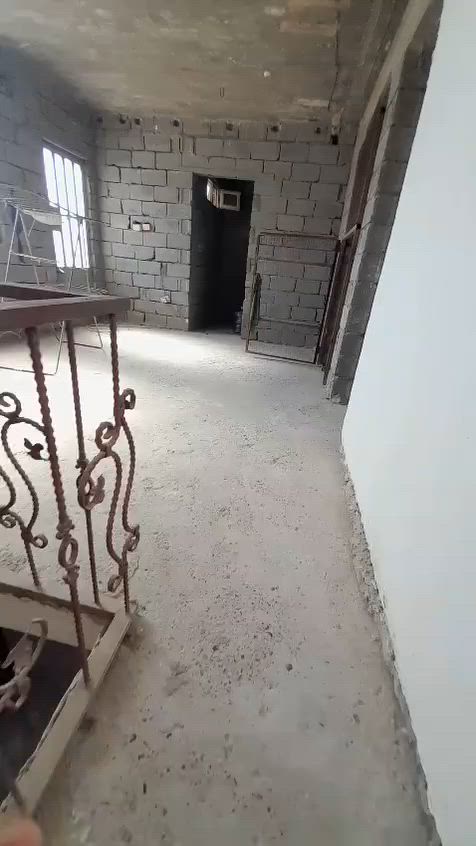 دار للبيع مساحة 200متر زراعي سند 25يحتوي على غرفتين نوم وصالة داخلية واستقبال ومطبخ وغرفتين نوم بالطابق العلوي غير مكتملات الدار في ابو دشير شارع النفط مجاور السيطرة القديمة للاستفسار اتصال على الرقم ***********

