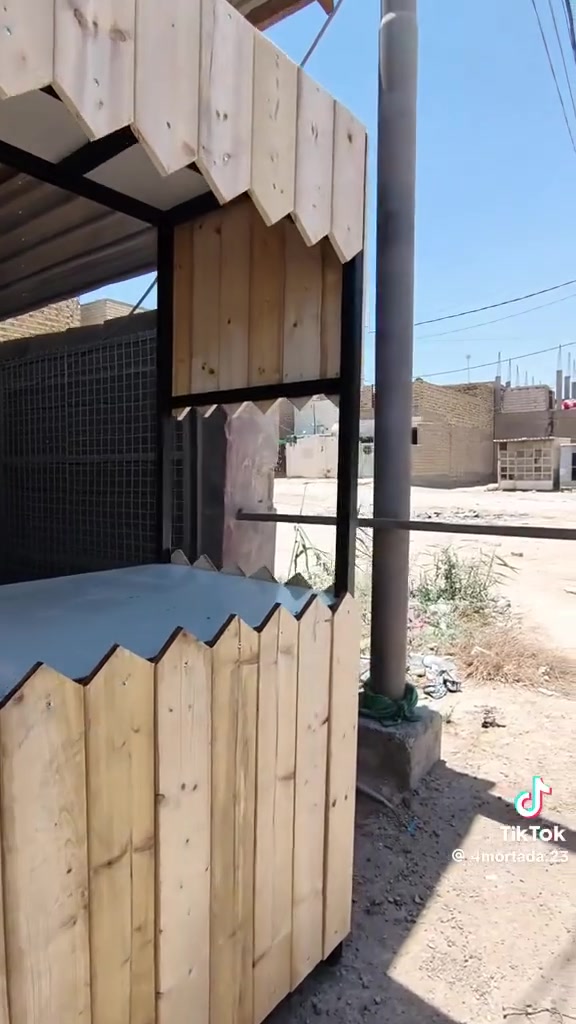 حداد متنقل كافة اعمال الحدادة سقائف جينكو وكيسبان وعمل سندويج بنل وتنصيب باب سلايت عمل محجر درج اسيجة حديد ابواب شبابيك انواع النقشات موجودة غرف سندويج مكاني نهروان متواجد خاص رقم الهاتف ***********
