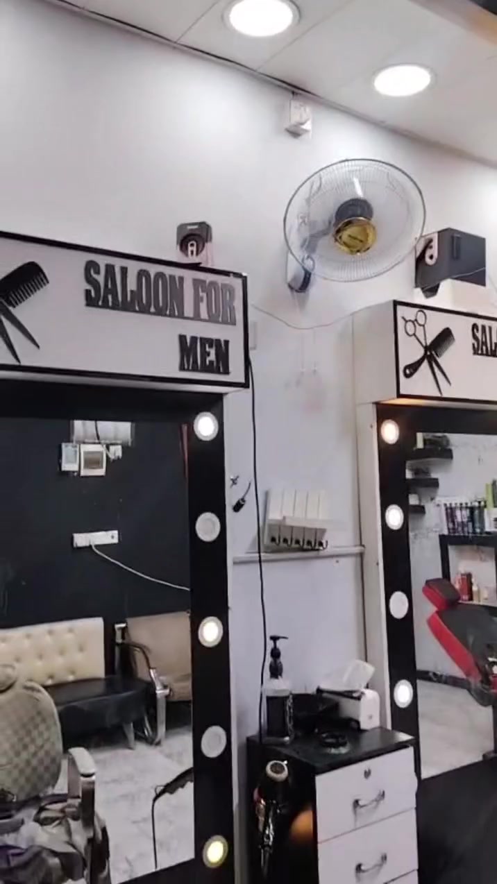 للبيع 3مري حلاقه هنه والملحقات الوياهن 3 ميوزه كلش انضاف تجي وتشوف كهربيايات شغاله عوزهن تنضيف بس  مكاني السماوه ام العصافير 
السعر 350
وبيهن مجال حك جيه مال كروه 
الرقم ***********
واتساب موجود 🔥❤
