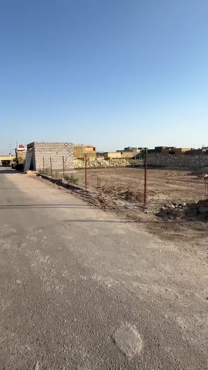 قطعه ارض للبيع بكاع الزكندري المساحه 200 متر طابو زراعي سند 25 تحويل مباشر باسم المشتري شارع 8 متر السعر 30 وبيه مجال الاستفسار   

‭***********‬ اومراجعه مكتب حيدر السلطاني
