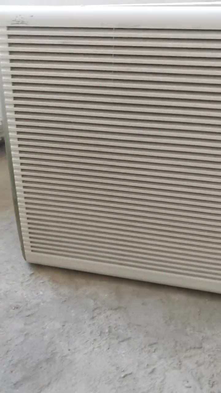 مكيف هايسنس طنين نظافة ٩٩ بالمية مستخدم موسم واحد سعرة ٢٠٠ الف ***********
