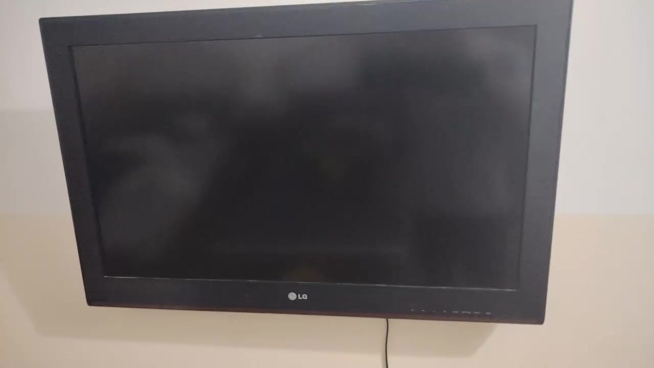 سلام عليكم  تلفزيون للبيع  32 بوصه شركه LG دقه 1080 .HD
سعره 80 الف و بي مجال 

مكان في.كركوك  

رقم واتس اب ***********

 و ماسنجر موجود
