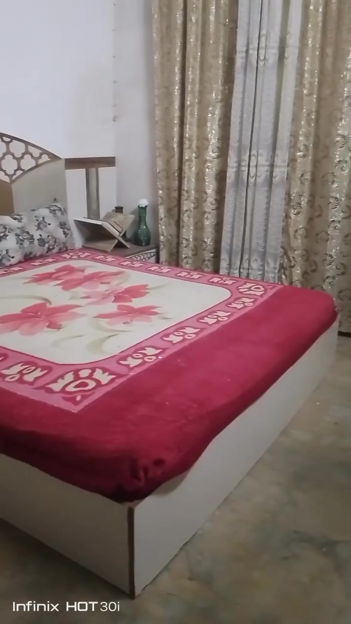 غرفة نوم تركي للبيع..5قطع
سعره 300. وبيها مجال.  اتصال ***********. او واتساب

