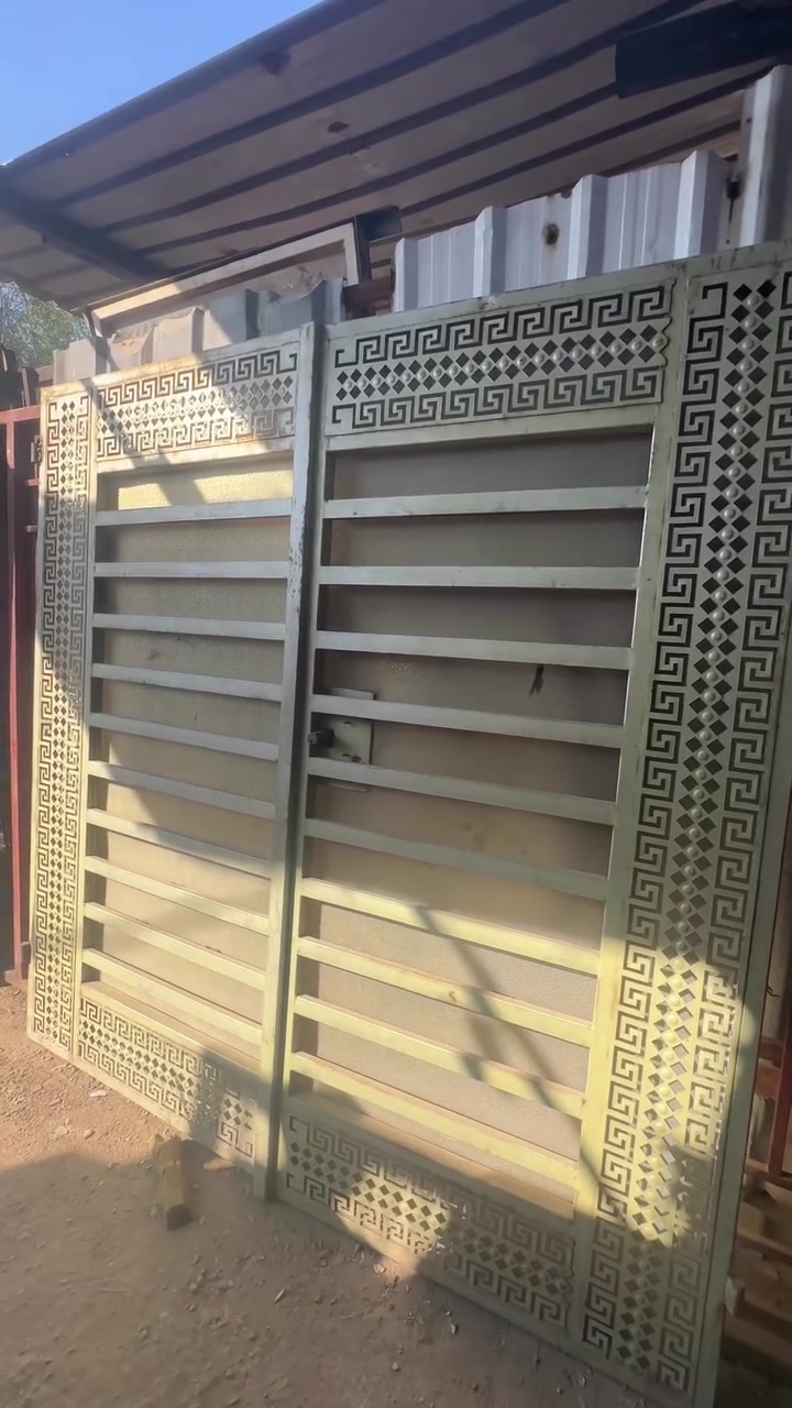 سلام عليكم
مكان بغداد الشعله 
***********
سعر 260 كامل
