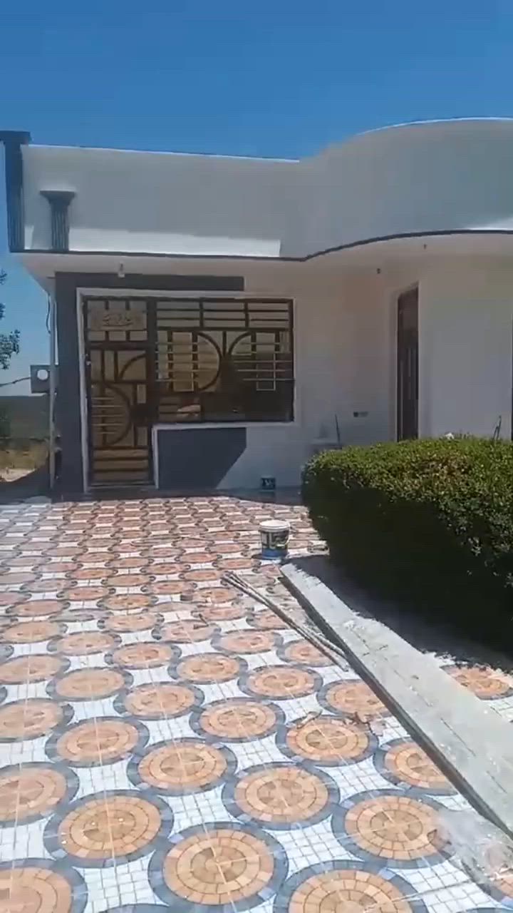 بسم الله الرحمن الرحيم . 
على برگة الله. عمل ...
1_ صبغ واجهيات خارجي بأنوع الصبغ والتحديد 
2 _ صبغ داخلي وتطبيك ازارات سيراميك ( الماده ) 
3 _ تنضيف وصبغ الشبابيك والبوب 
4_ عمل سقف ثانوي فلين فقط تطبيك ( ماده ) 
انوع الاصباغ الداخلي والخارجي بأدرة ( حسين علي ) 
رقم الهاتف /***********
واتساب/ ***********
