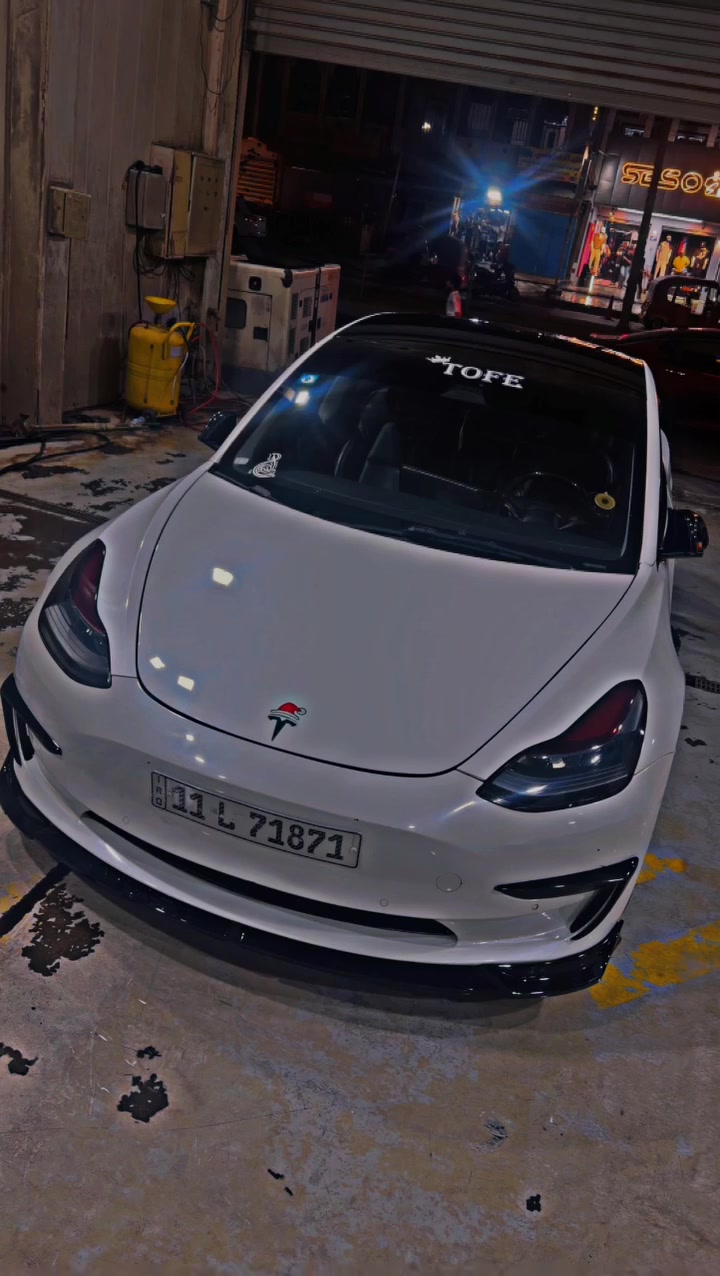 Tesla model 3 dul motor long rang
2022 ✅

 

تسلا دبل ماطور لونك رينج ✅

الحادث : قطعتين تبديل + قطعه وحده صبغ ✅

الايرباك راجع سستم ✅

بدون شاصي✅

السياره اونلاين ✅

سنويه وهزه جديد ب اسمي تحويل ثاني يوم ✅

—————-

داخل فورجد ✅

ستاند شاشه متحركه ✅

LED شاشه متعدد الالوان ✅

LED على الابواب والدشبول ✅

ضبابيات ترحيب ✅

بيها اشتراك معرفه الازدحامات ✅ 

شحن لاسلكي في الشاشه ✅

السياره عليها كت كامل 
—————————————-
لحيه ✅
دفويزر✅
دوسات جانبيه ✅
كفرات مري ✅
كفرات كامرات✅
حواجب لحيه اماميه ✅
سكوبات خلفيه ✅
——————————————-
سياره بل واقع لعابه ما شاء الله نصبتها تخبل ✅✅✅

وكل هذا سعرها بلااااشششش 

153 وبيها مجال للشراي 

متواجد فقط واتساب واتصال 

***********

مكان السياره  / بغداد - حي العامل

غير متواجد في الفيس ❌
