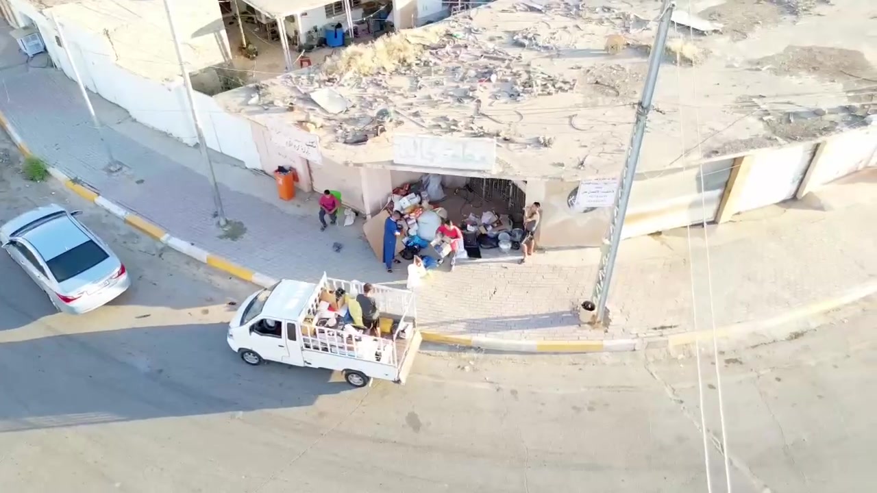 السلام عليكم ورحمة الله وبركاته 
محلات للبيع عدد ٨ واجهه + ٤ قيصريه + مشتمل في قضاء الشرقاط مدخل السوق رقم القطعه 1 / 65 مقاطعه 14 بعاجه ملك صرف مساحة سند ٣٠٠ م مربع كما موضح في الفيديو والسند المساحه الفعليه تقريبآ ٤٠٠ م مربع ابيع ع السند والزايد بالعافيه البناء قديم اللي الله ممكنه يگدر يفلش ويبني ع اللي يريده ، المحلات المستأجره عدد ٤ فقط
السعر ( ٢٥٠ ) مليون 
استفسار اكثر 
***********
***********
