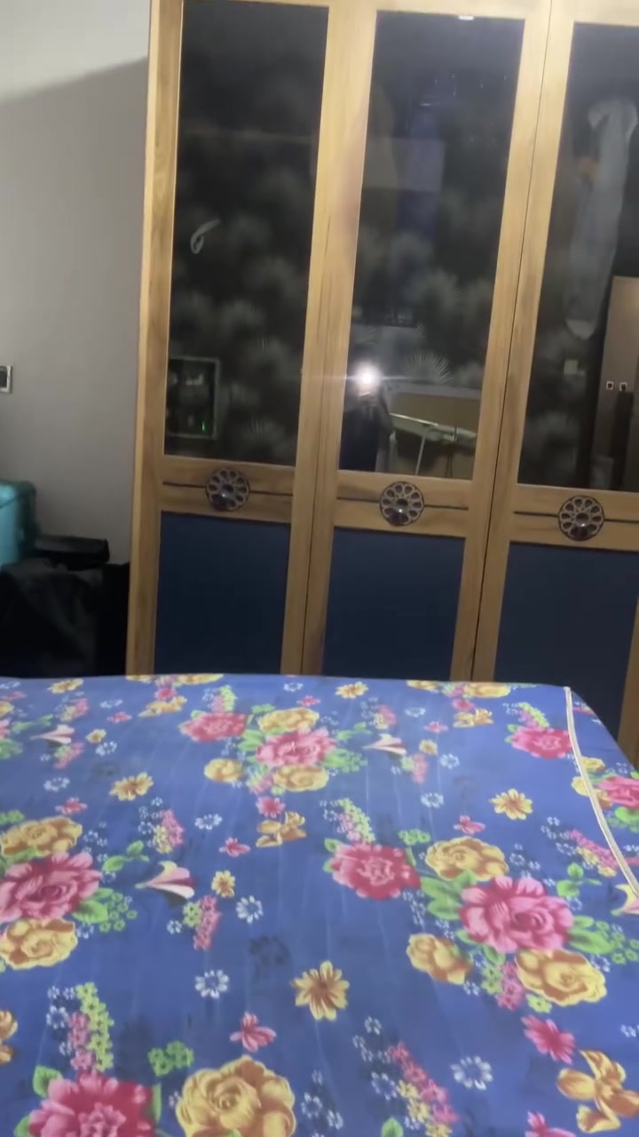 السلام عليكم غرفة تركيةمشدودة ممستعملة نسبة نضا99بل مية  سعرها 12ورقة وبيهة مجال بصيط***********
