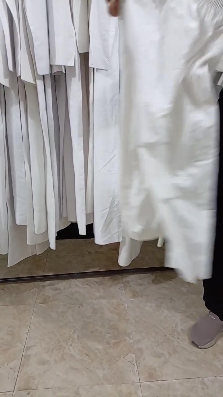 وصول وجبه جديدة من الدشاديش خليجي وسراويل سعر دشاديش لوحده ٥٠٠٠  دينار وموجود سعر لوحده ٨٠٠٠ دينار وسروال لوحده ١٠٠٠ دينار العنوان فلوجه حي المعلمين قرب جامع سعد ***********)( ***********
