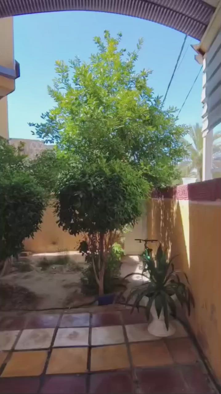 🔴دار للبيع !

🏫المكان : الحله منطقة عنانه

قرب الطاقه

📐المساحة  [ متر ٢٦٠ مربع]،

يتكون من  [ مطبخ و استقبال وكلدور وغرفتين نوم ومجمع صحيات  ] 

وإله شارعين واحد عنانه والثاني شارع النخيله 

📍 [ كل الخدمات متوفره  ]

🏡 مساحه خارجيه وكراج واسع

و حديقة لطيفه

🏡الدار جاهز للسكن

💰 
لا تفوّت الفرصة… 🔑

للأستفسار

 تواصل معنا الآن على الرقم التالي

[***********] 

 واحجز موعدك للمعاينة.

🏡 دار العمر بانتظارك!"
 
 #روح_الحلة #عقارات_عنانه #تابعونا
