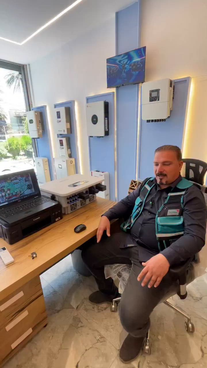 ⸻

⚡🔥 رليات التحويل في إنفيرتر هورايزن 8 كيلو واط… قوة صناعية حقيقية 🔥⚡

ضمن منظومة إنفيرتر هورايزن 8 كيلو واط، تعتبر رليات التحويل من أهم عناصر القوة والثبات في النظام ⚙️

💡 هذه الرليات ليست عادية، بل مصممة لتحمل ظروف تشغيل قاسية جداً وبمواصفات صناعية عالية:

⚡ تتحمل تيار يصل إلى 75 أمبير
⚡ تتحمل جهد يصل إلى 1000 فولت عند نقاط التلامس أثناء التحويل
⚡ ملامسات مطلية بـ سبائك الفضة عالية النقاوة لتقليل الشرر والتآكل

🔧 هذه التقنية تؤدي إلى:

✔️ تقليل الاحتراق عند لحظة التحويل
✔️ منع تكون الكاربون على نقاط التماس
✔️ استقرار عالي أثناء الانتقال بين الوطني والإنفيرتر
✔️ عمر تشغيلي طويل قد يتجاوز 10 سنوات حسب ظروف التشغيل

⚙️ النتيجة النهائية:
ثبات أعلى، تحويل أنظف، واعتمادية أكبر حتى تحت الأحمال العالية في نظام 8 كيلو واط.

🎥 شاهد الفيديو وتعرف على قوة التحويل داخل منظومة هورايزن العملاقة بنفسك 👌

📞 للاستفسار: ***********
📍 ديالى – بعقوبة – شارع خريسان مقابل معرض خريسان للسيارات
