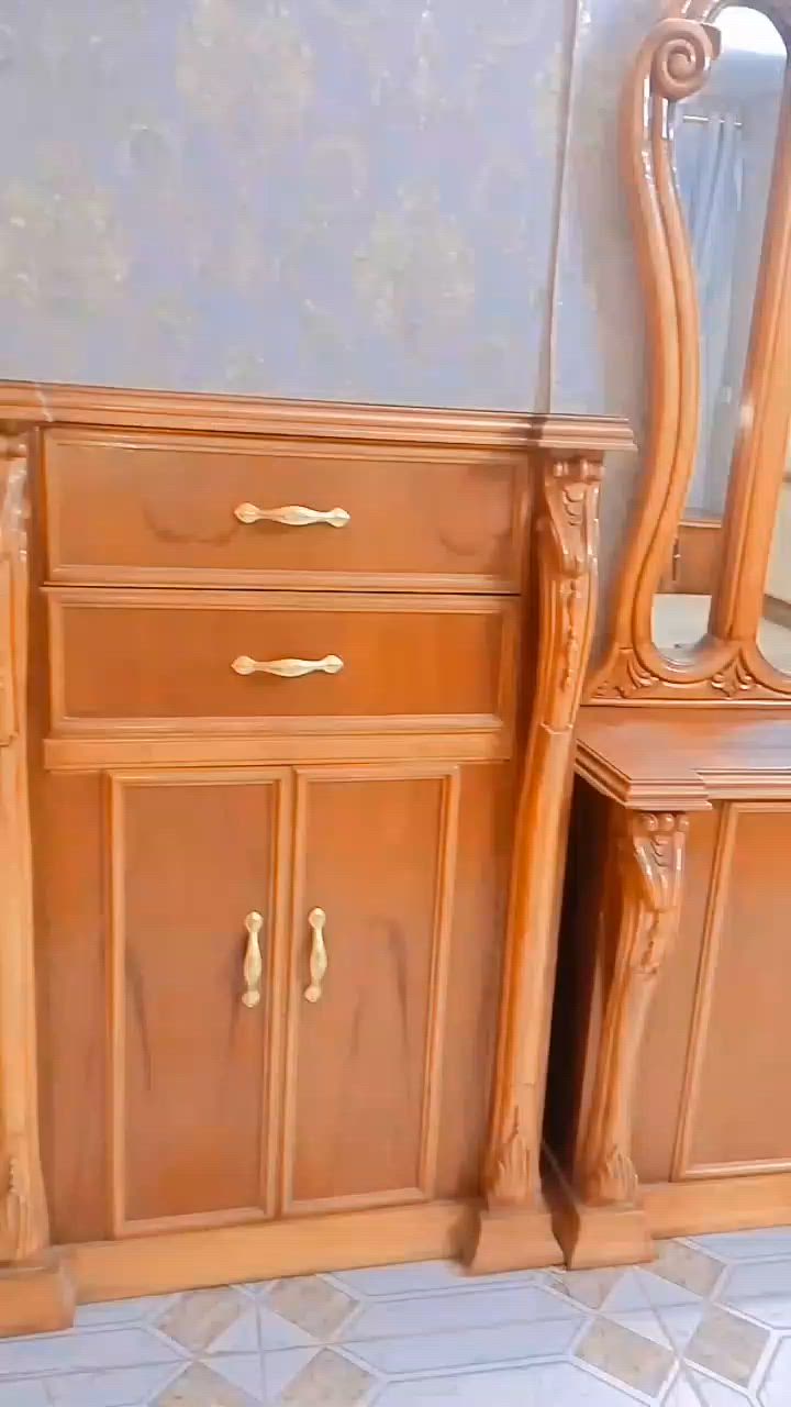 غرفه نوم صاج عراقي ثكيل الله شاهد تزكام شتريتها ب 5 ابيع ب مليون و400 المكان زعفرانيه شارع المعهد الرقم ***********
ممكن تذكرلي شنو القطع اللي داخلة بالبيع بالضبط: السرير، الكومدينات، التسريحة، الدولاب، والمرآة؟ لو كلهن كاملات لو بعضهن فقط؟: 
تصوير كامل
شلون الحالة العامة للغرفة؟ بيها أي خدوش، تفكك، كسر، أو شغل تصليح سابق؟: 
نظيفه مابيها اي ضرر
هل السعر قابل للتفاوض لو نهائي؟ وأكو إمكانية توصيل لو الاستلام فقط من الزعفرانية؟: 
سعر نهائي توصيل عليكم 