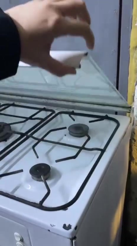طباخ كلش نضيف ٢٠٠ وبيمجال لشراي كلشي بي شغال وتساب ***********
