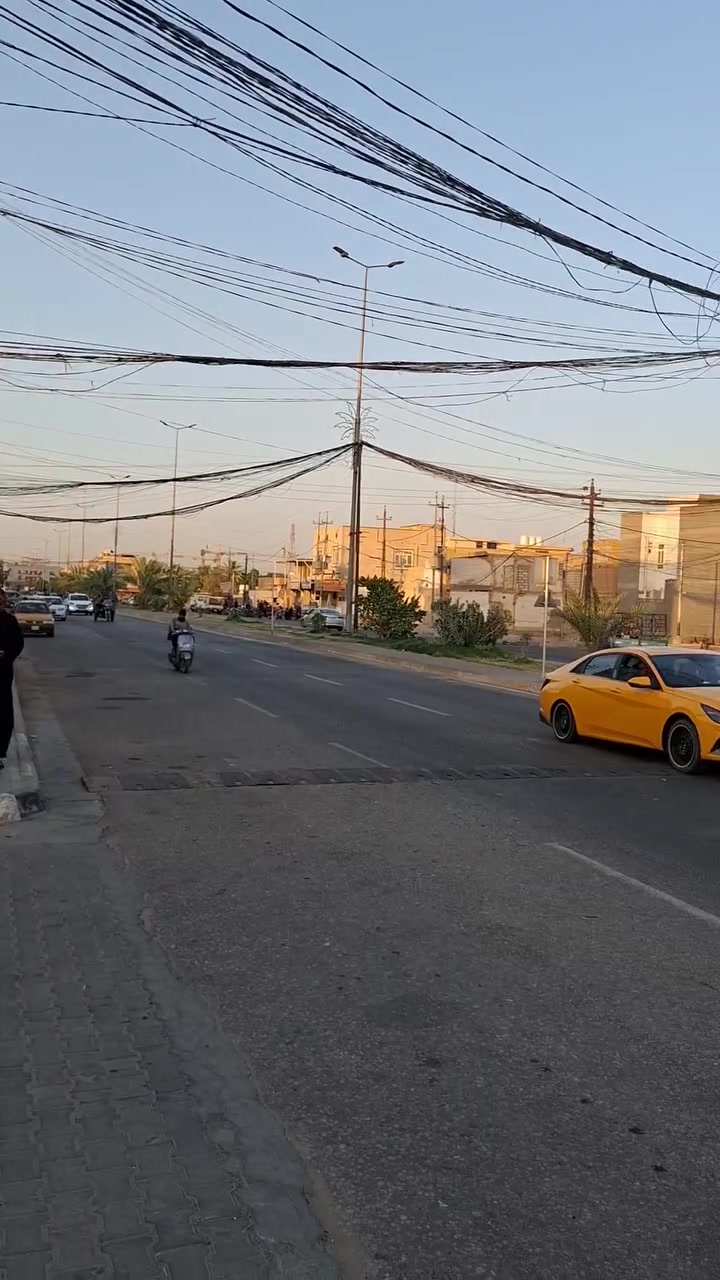 السلام عليكم بيت للبيع حي الحر شارع المستوصف  المساحه ١١٨ واجه ٨نزال ١٤.٨٠
تفاصيل بلفيديو موجوده للاستفسار تصال برقم الموجود 

***********
