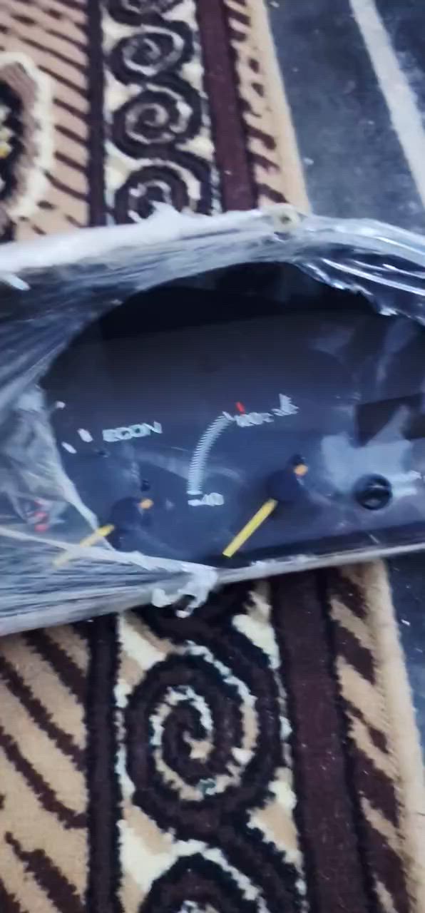 السلام عليكم 
عينه دشبول جديده لوك مال كصه  
بونتيشه ماال مازده   شوفت عينك بلفديو لوك بعدهه  
سعر ٨٠ مكاني  بغداد مدينه الصدر  ماعندي توصيل  للاتصال واتساب  ***********
