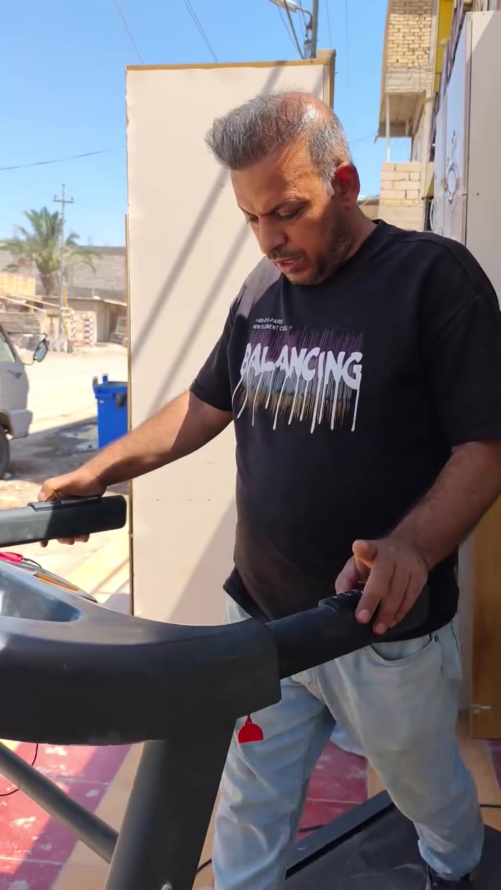 الموقع بابل الحمزة الغربي حي العسكري مجمع عباس برهي 

الاتصال على الرقم واتساب ***********
