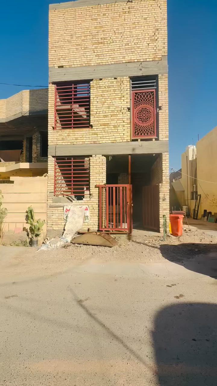 السلام عليكم هيكل ١٠٠ متر واجها ٥ نزال ٢٠ نضام وحدتين سكنيه يرهم استثمار ايجارات العنوان الدوره البوعيثه مجمع المسعودي مقابيل العدل الثاني اي استفسار الاتصال 
***********
