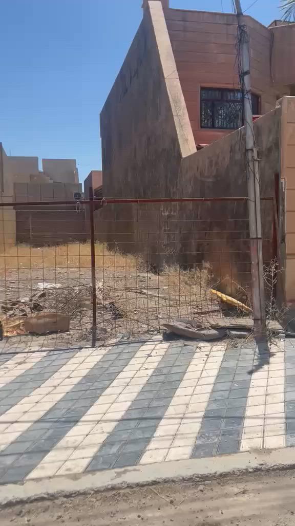 الدار للبيع المتميزين  ٦٥٠م خلف بيوت عفره السعر700مليون
للتواصل:***********
