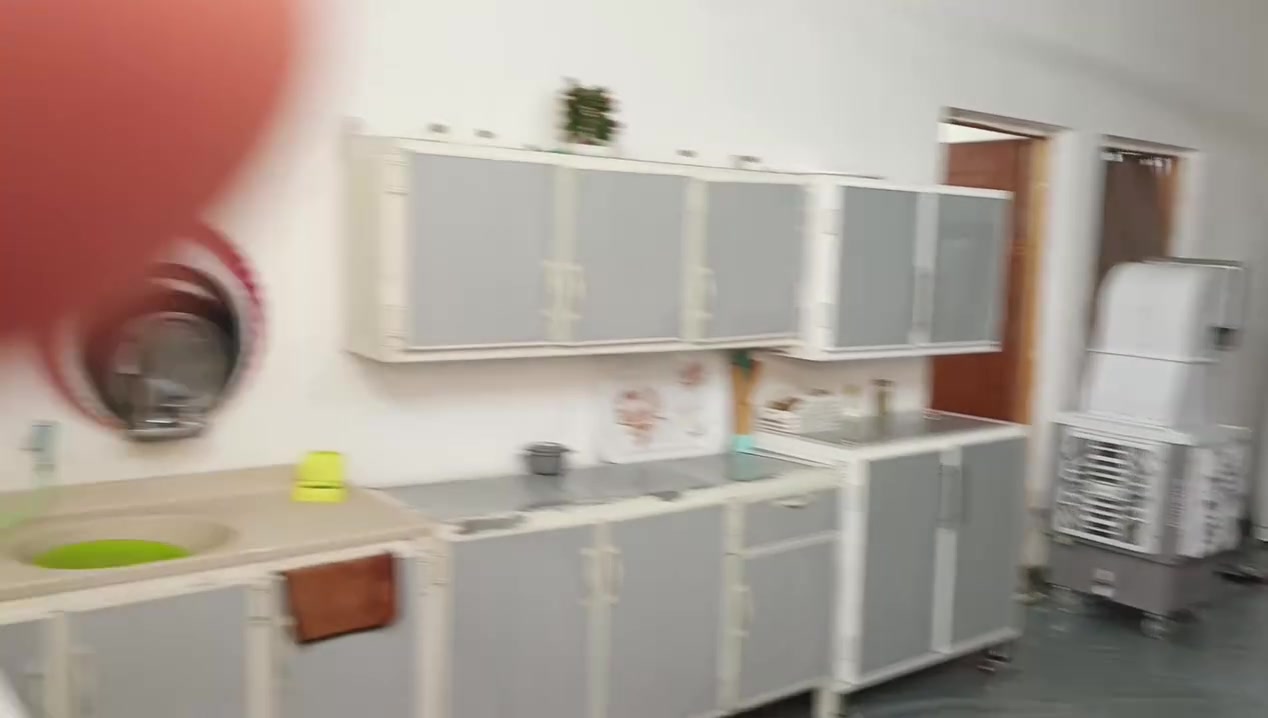 دار للبيع المساحه ١٠٠ متر مربع الواجهه ٨ متر والنزال ١٢ ونص متر يحتوي على صحيات خارجيه استقبال مطبخ غرفة نوم حمام داخلي وترك البناء بلوك السقف سندويج الارضية صبه العنوان جكوك خلف النهر مقابيل العماير وقف القادري السعر ٣٦ وبي مجال  الاتصال مع صاحب الدار
‭***********
دار للبيع المساحه ١٠٠ متر مربع الواجهه ٨ متر والنزال ١٢ ونص متر يحتوي على صحيات خارجيه استقبال مطبخ غرفة نوم حمام داخلي وترك البناء بلوك السقف سندويج الارضية صبه العنوان جكوك خلف النهر مقابيل العماير وقف القادري السعر ٣٦ وبي مجال  الاتصال مع صاحب الدار
