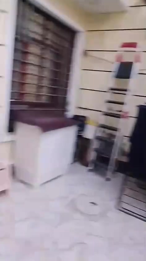 السلام عليكم بيت قاطين الشعب حي المهندسين معروض للبيع مساحة ١٠٠متر واجهة٥في ٢٠متر الاتصال على الرقم *********** زراعي

