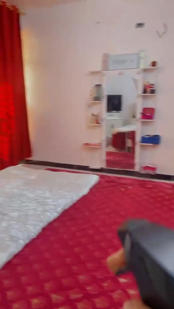 بيت 60 متر للبيع ثلاث طوابق
استقبال ومطبخ حار وبارد وحمام وغرفتين فوك وبيتونة كبيرة وسطح للاستفسار ***********
