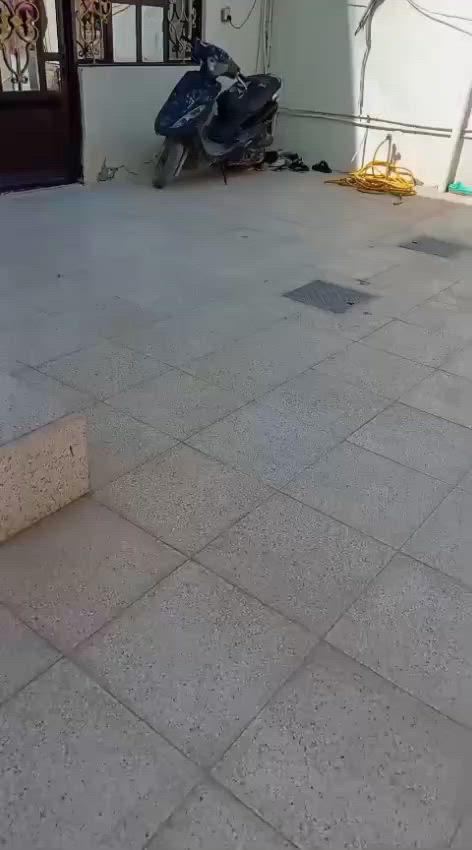 سلام عليكم بيت للبيع مساحته ٢٠٠ متر يتكون من ثلاث غرف وستقبال جبير وصاله ومطبخ طارمه بيت جبير عرضي عنوان البيت كوفه سايدين ميثم التمار دور الحوزه استفسار اكثر اتصال عل رقم ***********
