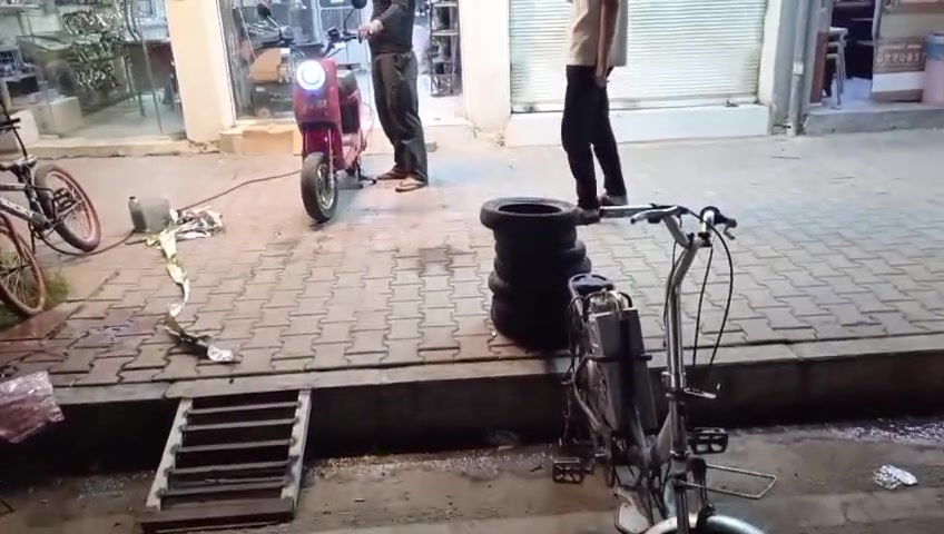 محل عادل تصليح الدرجات الهوائيه🚲والناريه 🏍️ ودراجات الشحن🛵 بأنواعه باادارة  عادل السلطان واخوانه
العنوان كركوك. سايدين حزيران مقابل ماركت النجوم
مجاور أعشاب المعين 
الاستفسار اتصل 
عادل***********
صالح ***********
