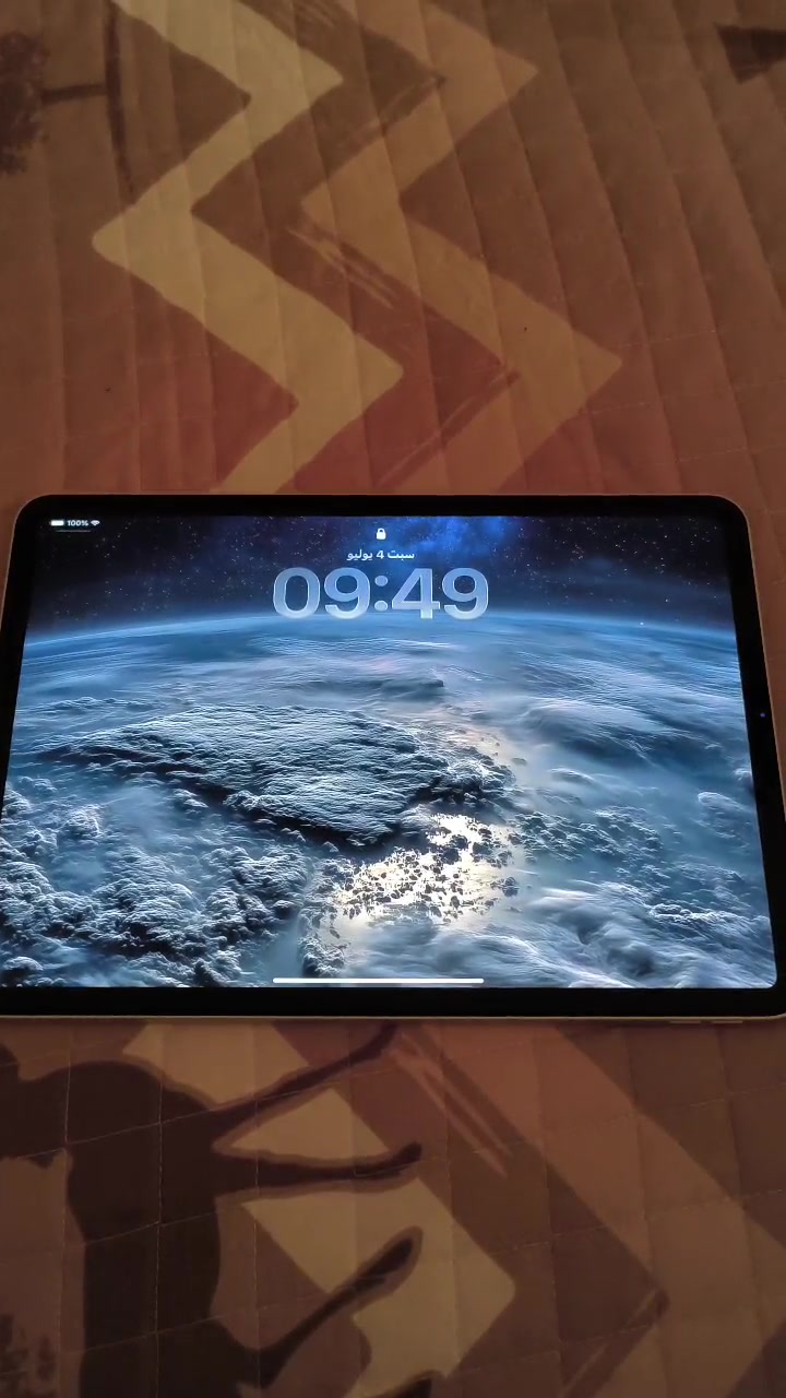 iPad Pro

- ذاكرة 256GB

- صحة البطارية 93%

- يشغل ببجي 120 فريم وباقي الألعاب بدون مشاكل

- نظافة الجهاز 95%

- الجهاز فقط بدون شاحن أو ملحقات

الجهاز استخدام شخصي ونظيف جدا وما بي أي مشاكل 

  حجم الشاشه 11 انج السعر ٦٥٠ الف يجي بس لجهاز بدون ملحقات لا يوجد توصيل للتواصل ***********