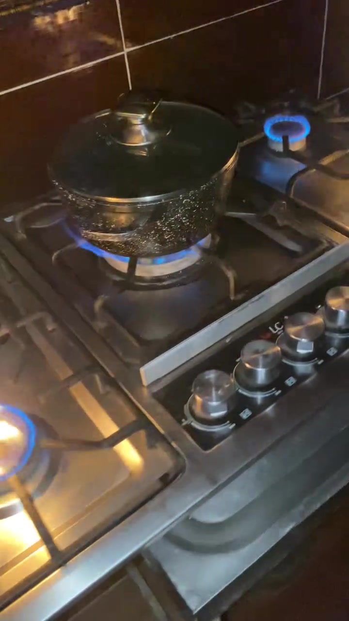 للبيع طباخ اصلي ايطالي منضدي  قفل 30
***********
