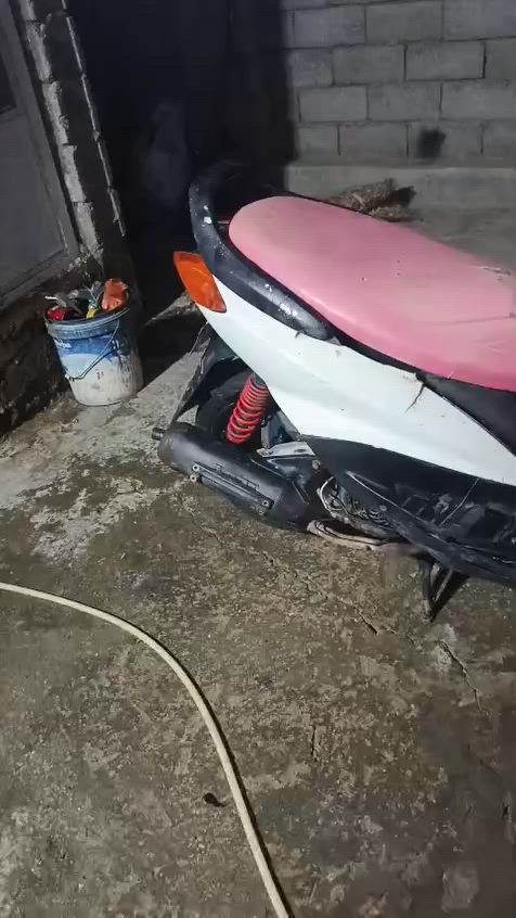 سلام عليكم سكنس نثيه للبيع نقص كابريتر وهيه بيهه كابريتر وتخربط وباتري فقط سعر ٢٠٠ وبيهه مجال مكان الشعله ***********
