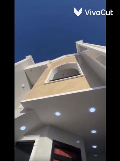 السلام عليكم للبيع بيت طابقين ٨٥ متر منطقه دوره المكانيك شارع عرضه ٢٠ متر سعر ١٩٠ مليون الاستفسار رقم الهاتف واتساب ***********

