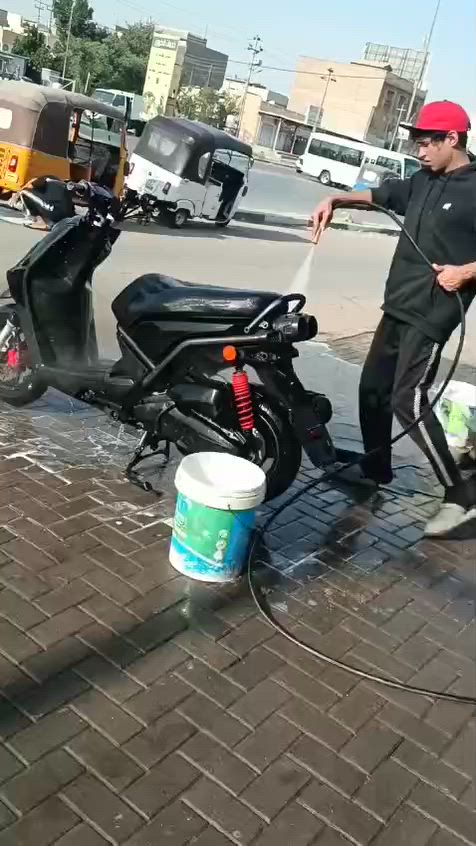 اسلام عليكم دراجة سكنس جبلي البيع غراضها كلهن موجوده الدراجه مختمه وما مفتوحة فقط بيها صوت اكسل والكفرات مصبوغة جماليه لا اكثر والختومات موجوده الدراجه مختمه سعرها مليون وبيها مجال قليل ***********
