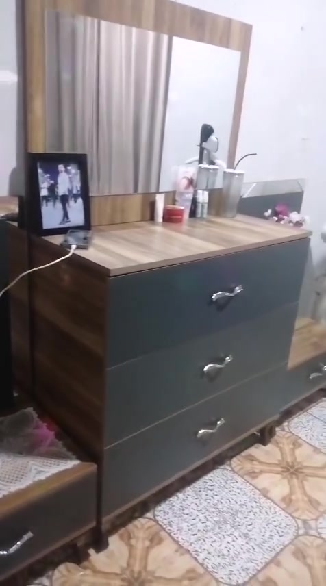 اغراض للبيع كلمن وسعره العنوان الكوفه علوة الفحل رقم بيه وتساب***********
